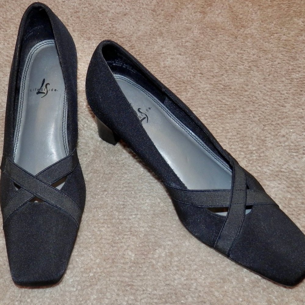 LIFE STRIDE BLACK SLIP ON 2 IN HEELS  LIKE NEW * SIZE 6.5 M *